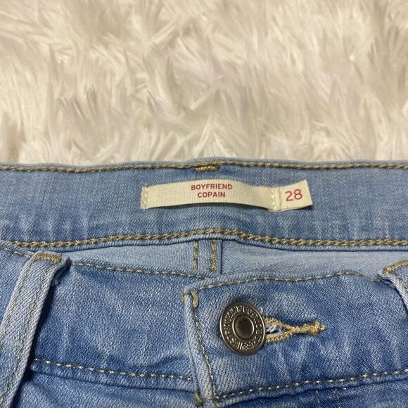 Levis Boyfriend Skinny Jeans Light Blue Denim Size 28 x 30 Stretchy Measures 32x - Picture 10 of 11